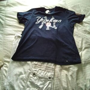 # Yankees t shirt